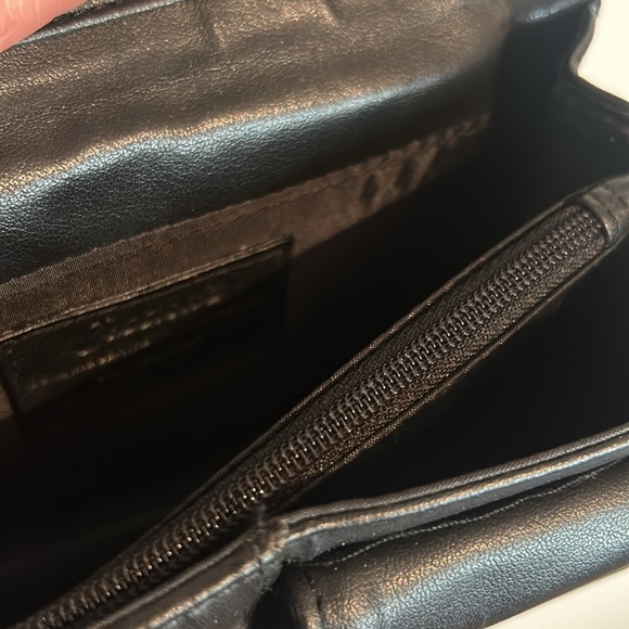 NWOT Elegant Black Leather Crossbody Bag - Picture 6 of 7